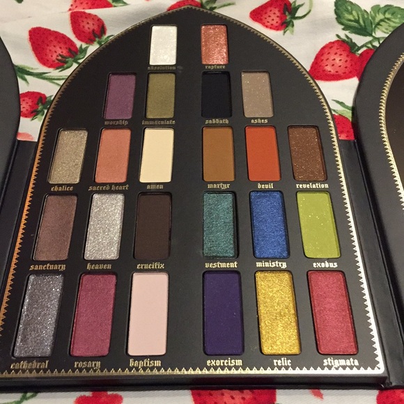 Saint & Sinner eyeshadow palette - Picture 3 of 8